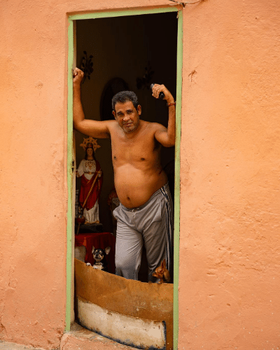 Man-and-his-dogs-Havana