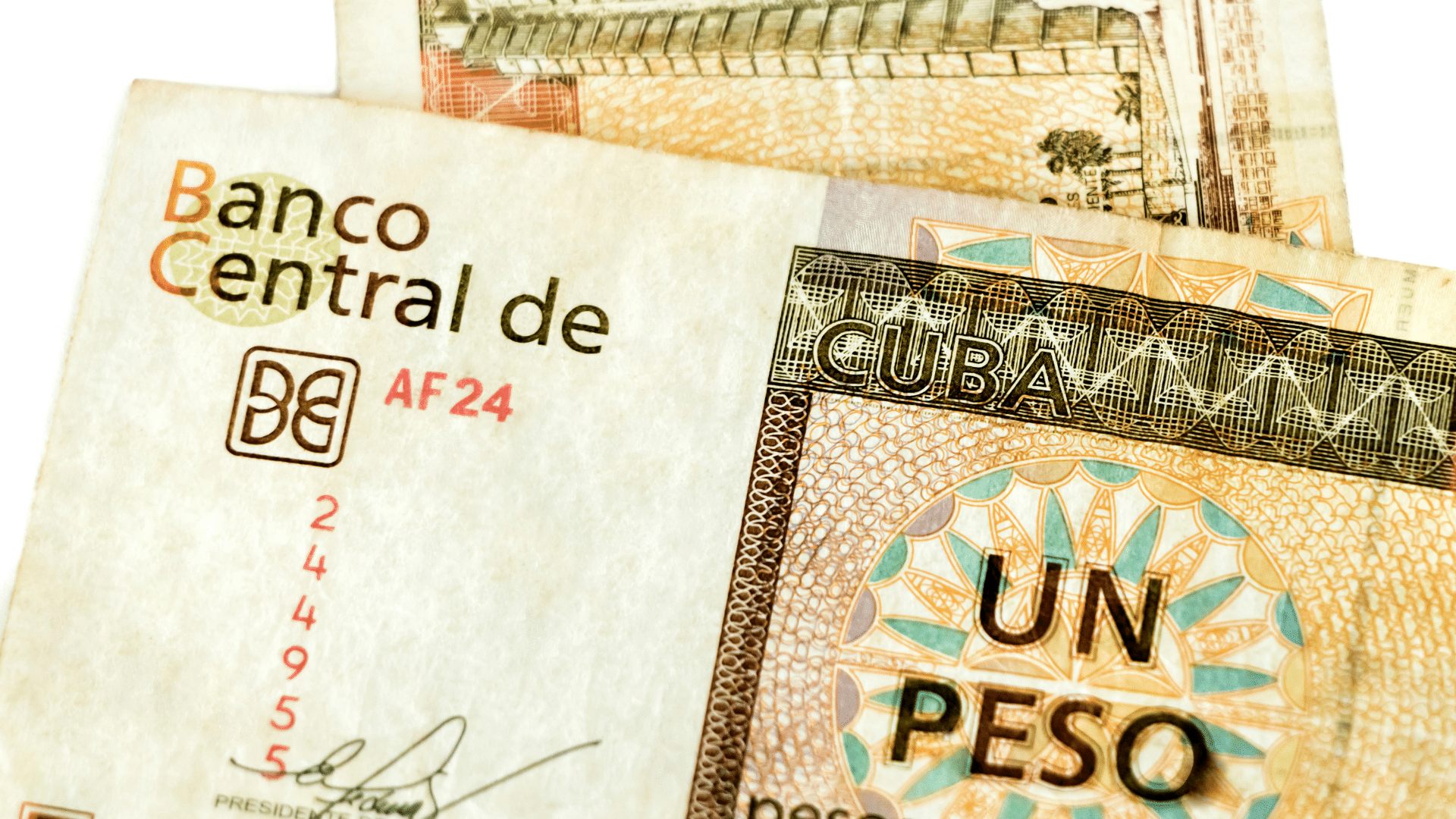 Important things to know before you visit Cuba - There are two local currencies